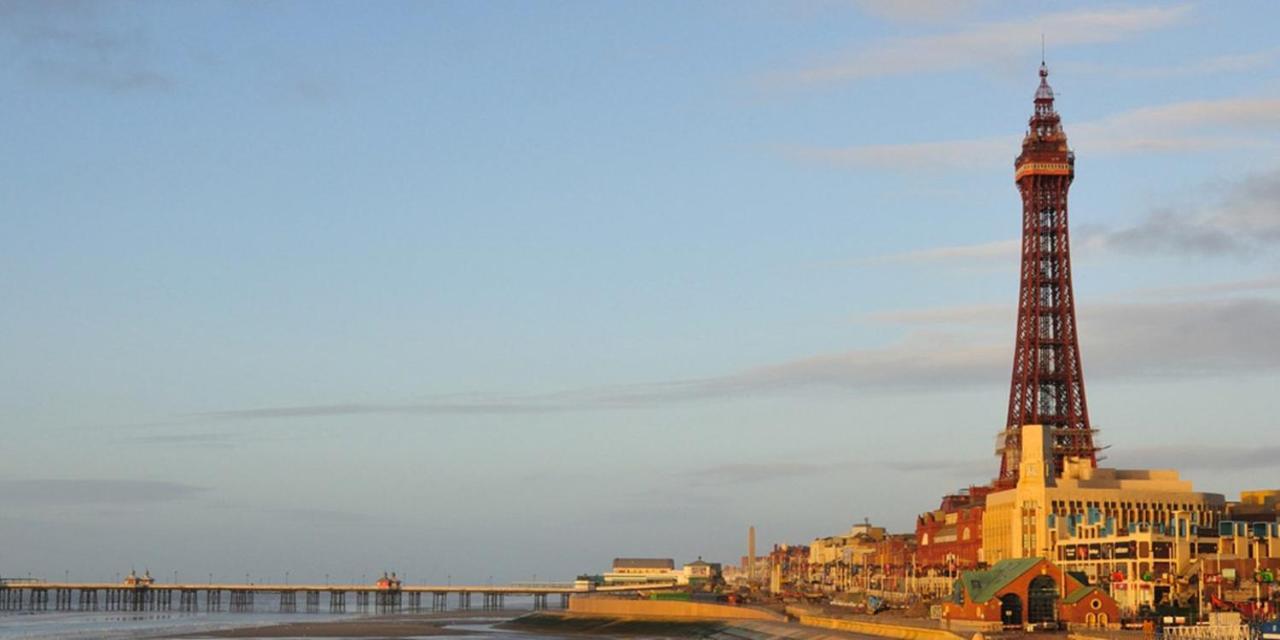 Bamber House - Large Modern Home & Perfect Location Blackpool Bagian luar foto